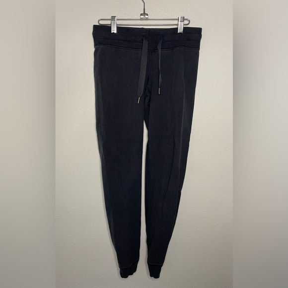 Lululemon Scuba Jogger in Navy. Size 4 - Picture 1 of 5
